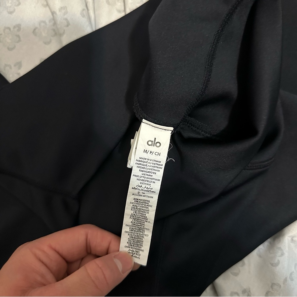 ALO Yoga Women’s Athletic Ankle Leggings Black Size Medium - Picture 4 of 4